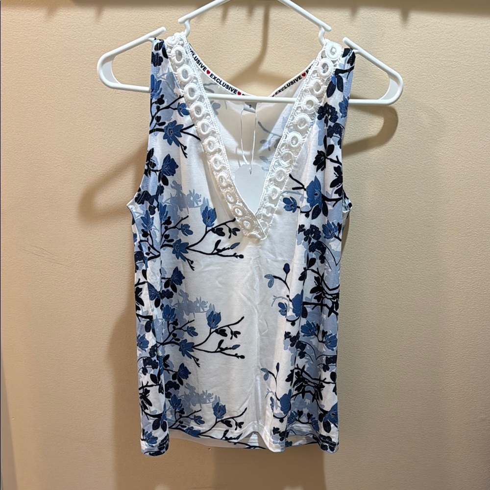 Floral Lace Trim Sleeveless Top